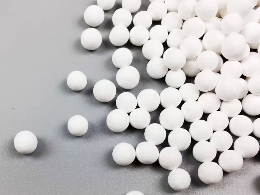 Activated alumina ceramic balls